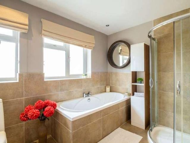4 bed house for sale
