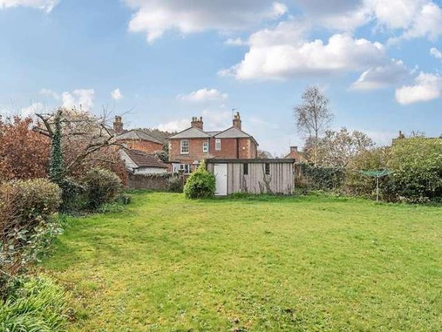 4 bed house for sale