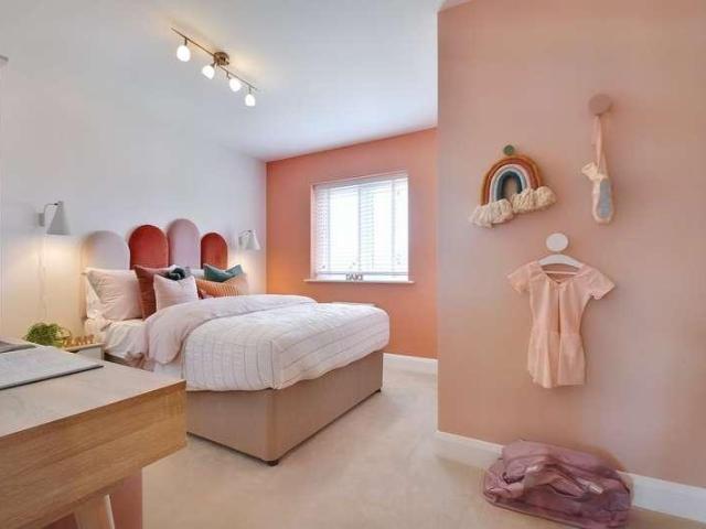 4 bed house for sale