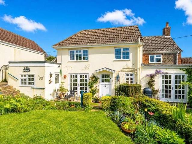 4 bed house for sale