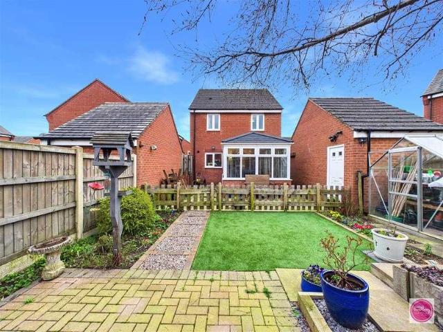 4 bed house for sale