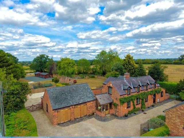 4 bed house for sale