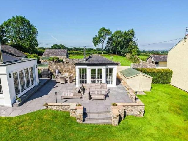 4 bed house for sale