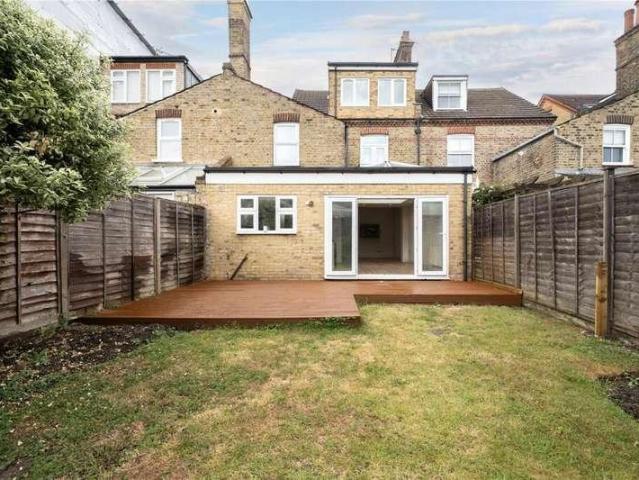 4 bed house for sale