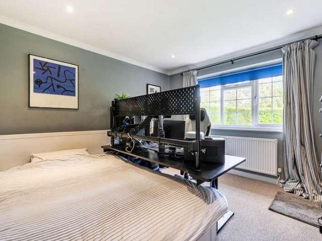 4 bed house for sale