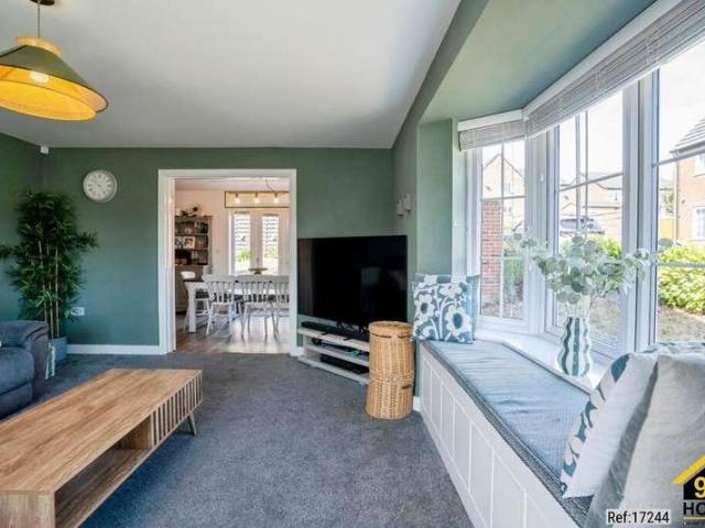 4 bed house for sale
