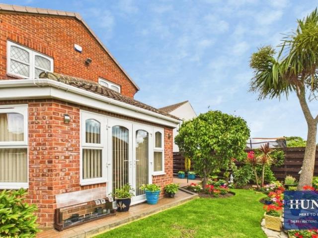 4 bed house for sale