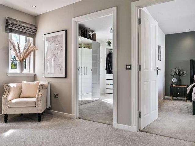 4 bed house for sale