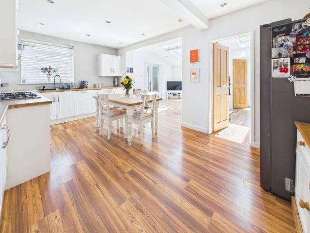 4 bed house for sale