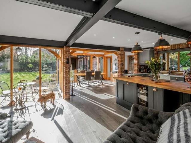 4 bed house for sale