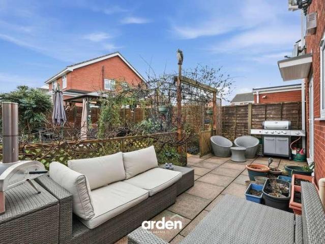 4 bed house for sale