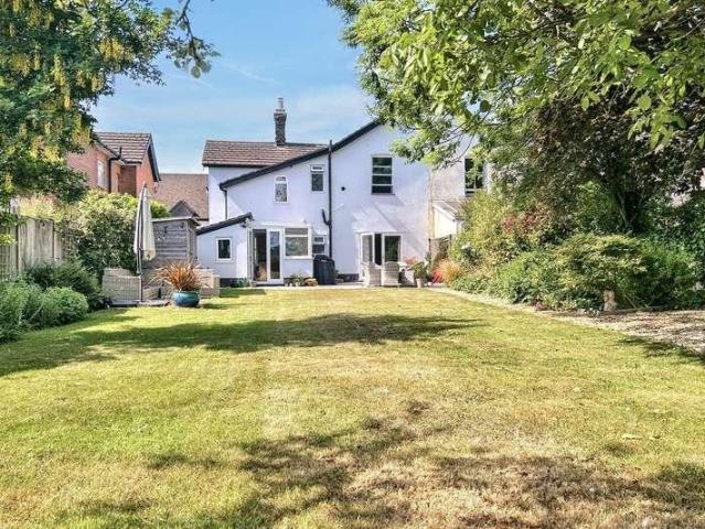 4 bed house for sale