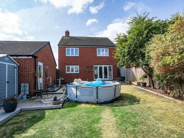 4 bed house for sale