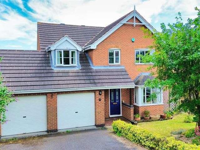 4 bed house for sale