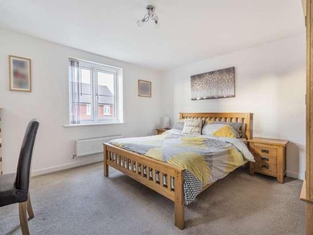 4 bed house for sale