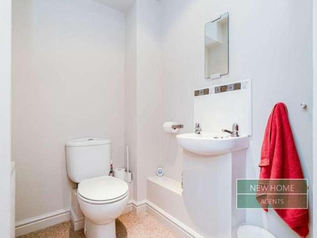 4 bed house for sale