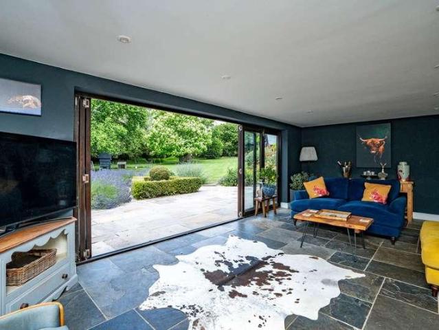4 bed house for sale