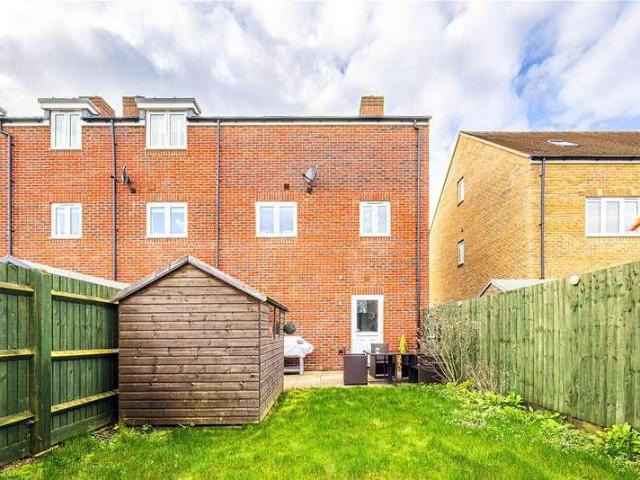 4 bed house for sale