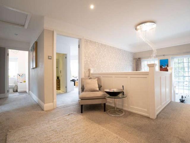 4 bed house for sale