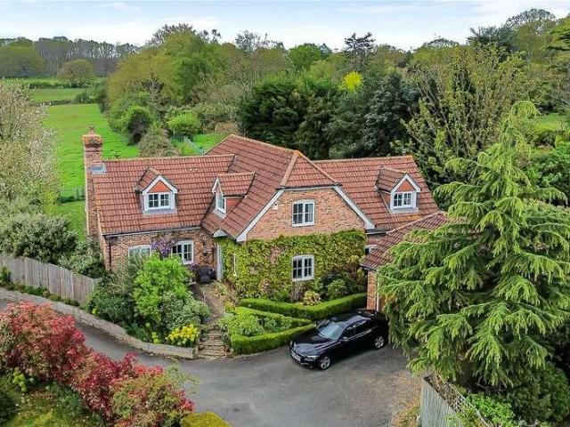 4 bed house for sale