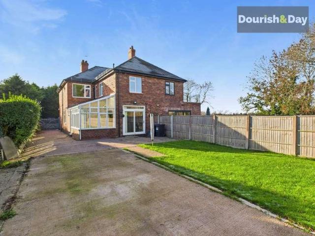 4 bed house for sale