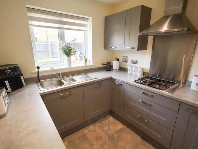 4 bed house for sale