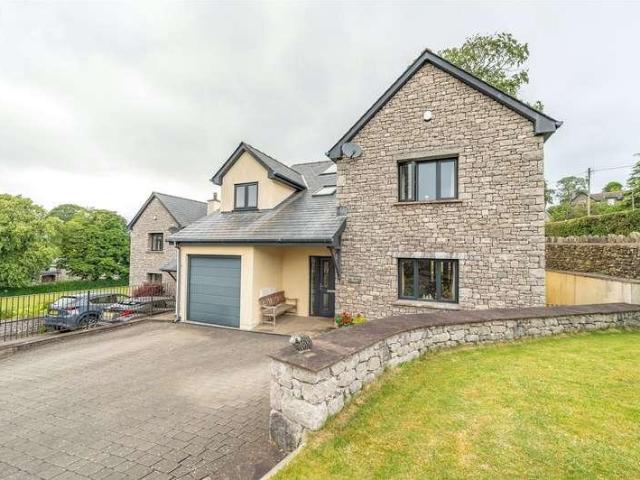 4 bed house for sale