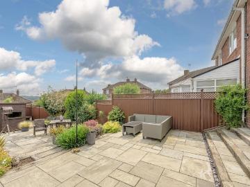 4 bed house for sale