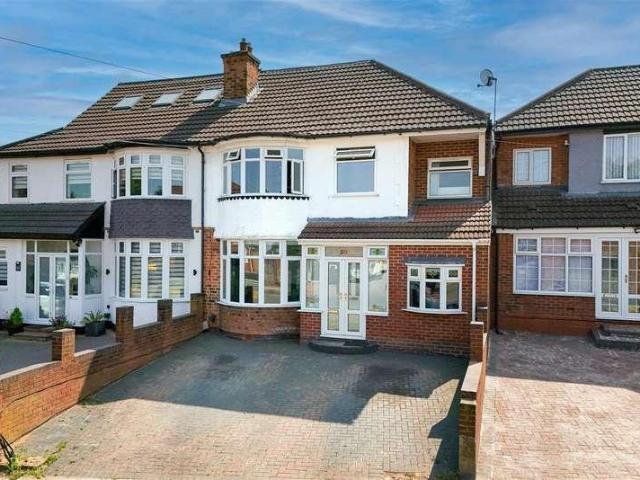 4 bed house for sale