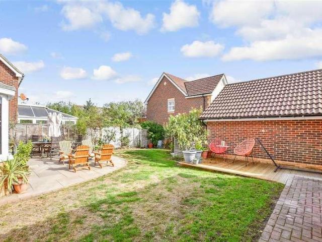 4 bed house for sale