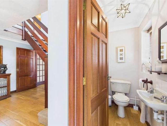 4 bed house for sale