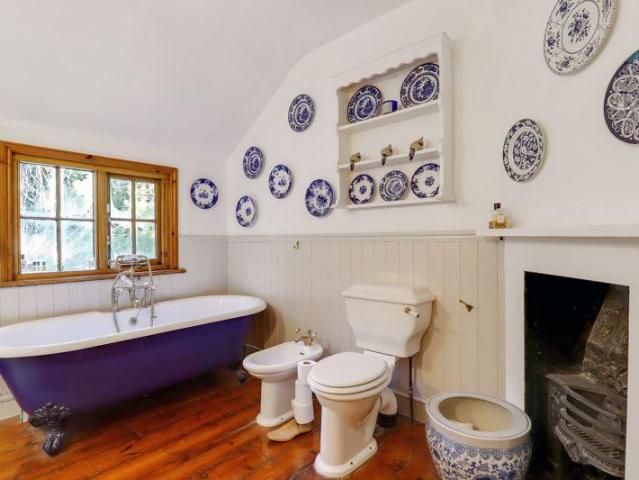 4 bed house for sale