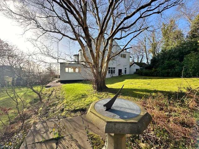 4 bed house for sale