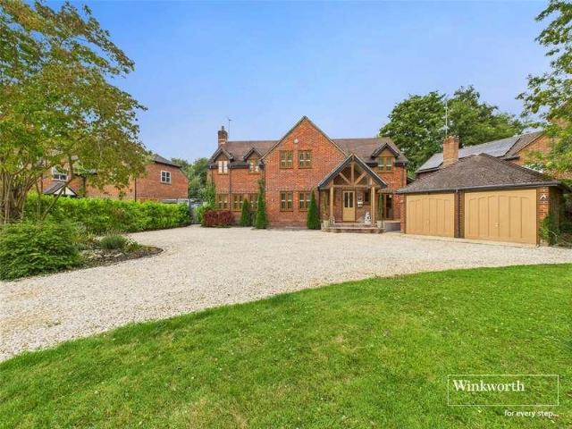 4 bed house for sale