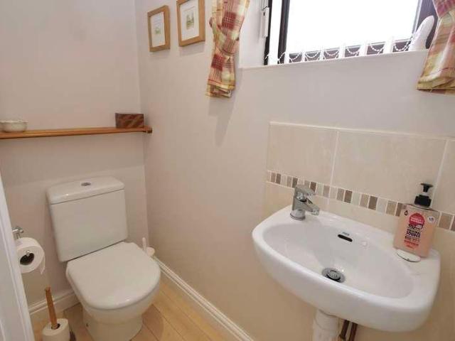 4 bed house for sale