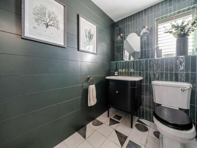 4 bed house for sale