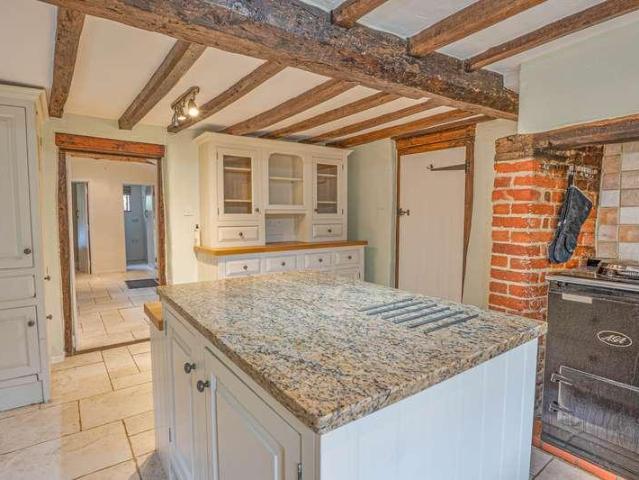 4 bed house for sale