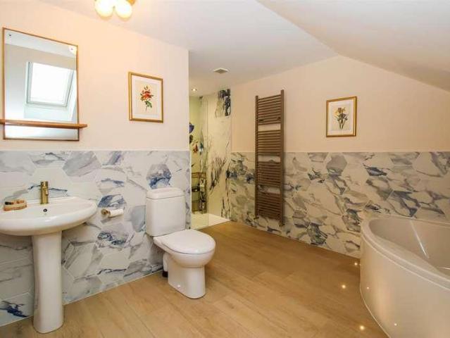 4 bed house for sale