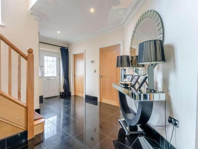 5 bed house for sale