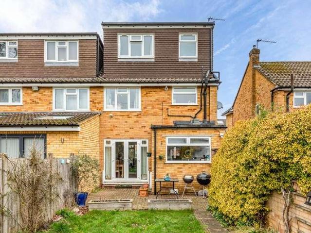 4 bed house for sale