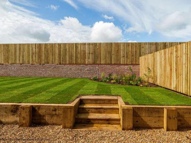 4 bed house for sale