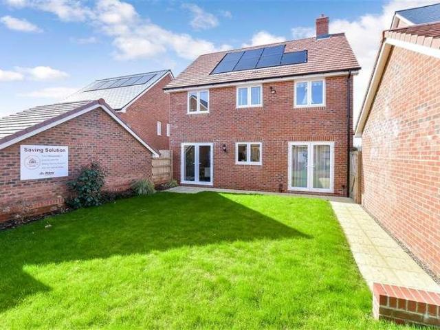 4 bed house for sale
