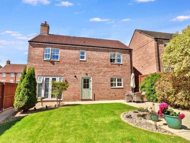 4 bed house for sale