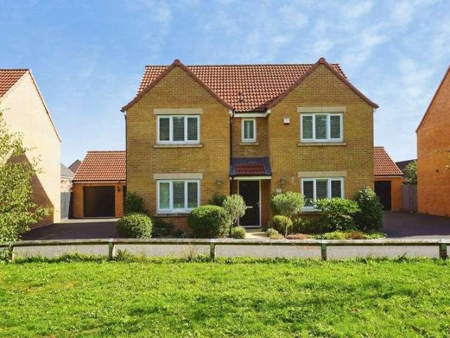 4 bed house for sale