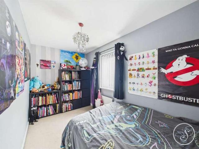 4 bed house for sale