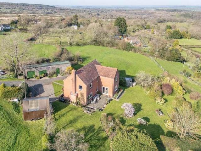 4 bed house for sale