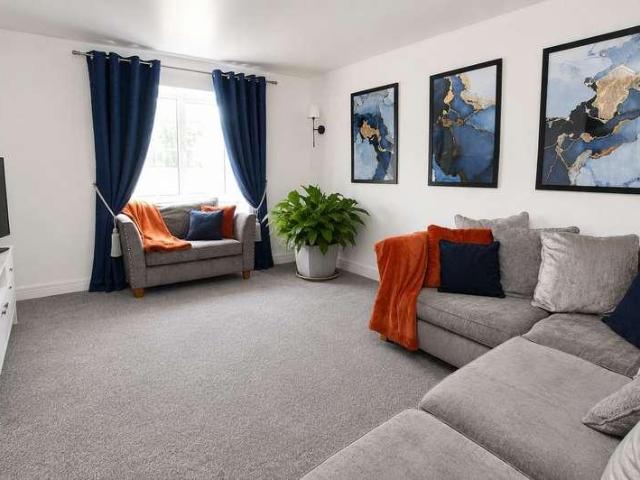 4 bed house for sale