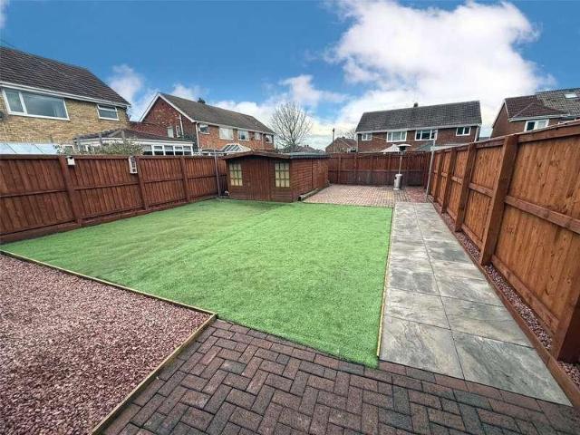 4 bed house for sale