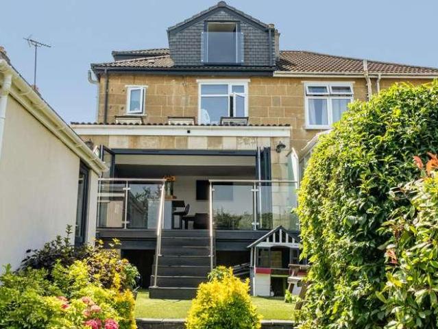 4 bed house for sale
