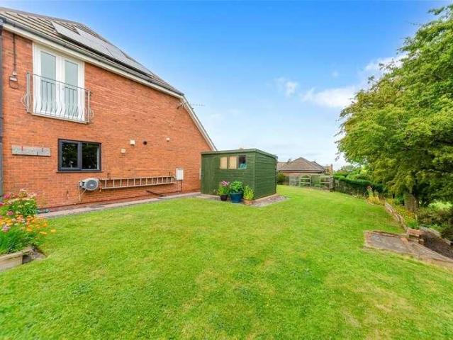 4 bed house for sale